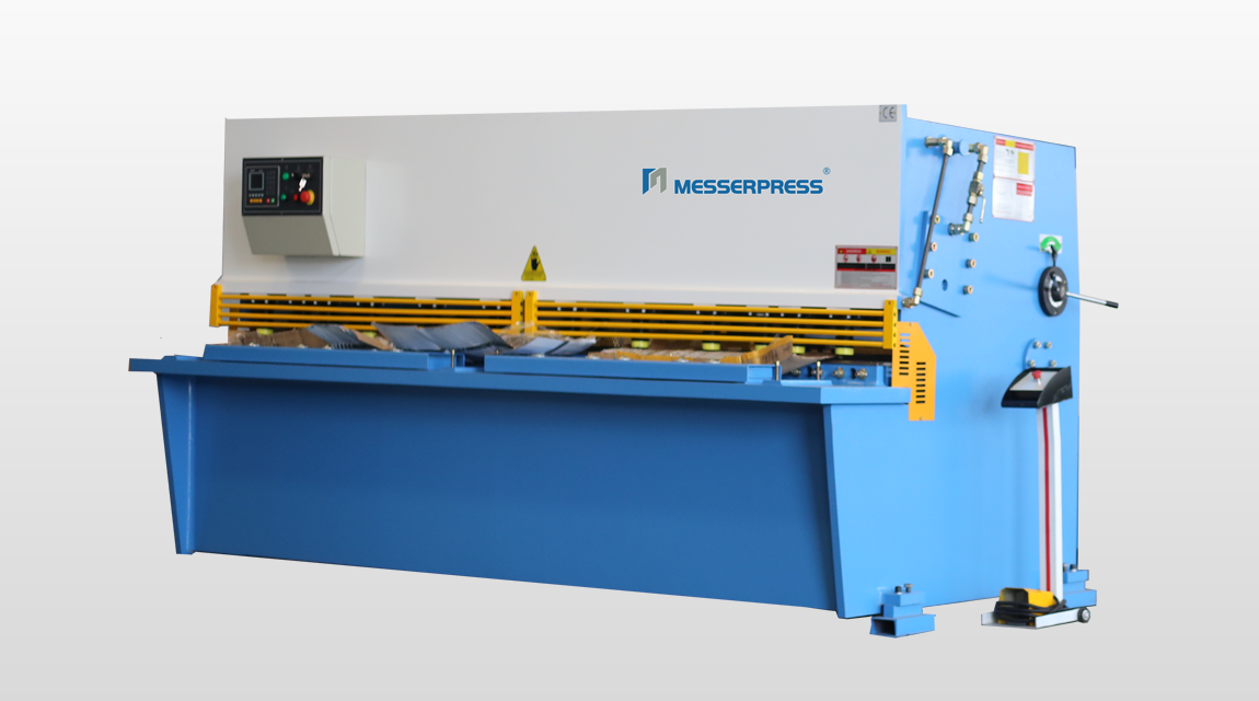 Swing beam shearing machine 